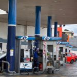 Suben los precios de las gasolinas y el diésel en Ecuador para abril de 2026: por primera vez la Extra supera los USD 3 Para hacer uso de este contenido cite la fuente y haga un enlace a la nota original en https://www.primicias.ec/economia/precios-gasolinas-abril-2026-diesel-extra-super-ecopais-ecuador-alza-petroleo-120147/